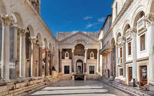 excursão privada de um dia a split e trogir saindo do porto de cruzeiros de split-1