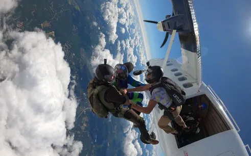 tandem-fallschirmspringen in alanya über dem mittelmeer-1