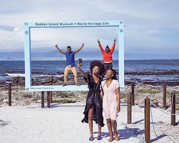 Cape Town Robben Island, Helicopter Flight, and Table Mountain Guided Tour