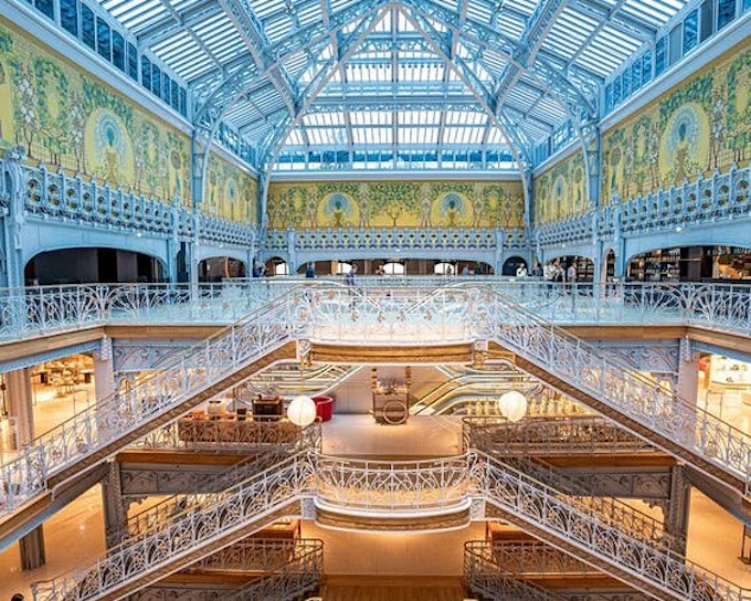 Paris Shopping Tour at Le Samaritaine with Local Fashion Expert and Styling Advice