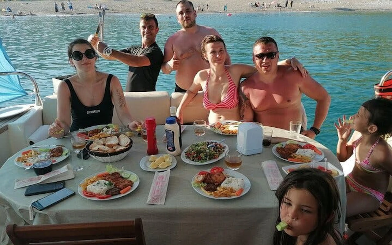 Visite privée en yacht de luxe à Antalya – Une expérience exclusive — 5