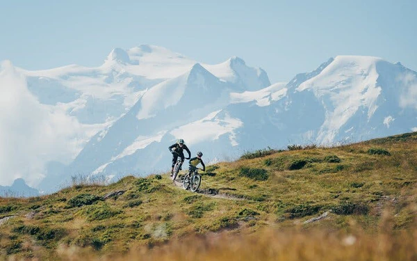eBike Mont-Blanc at high altitude – Day over Chamonix