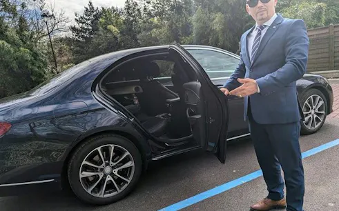 Private driver with car for Bucharest Otopeni Airport transfer service.