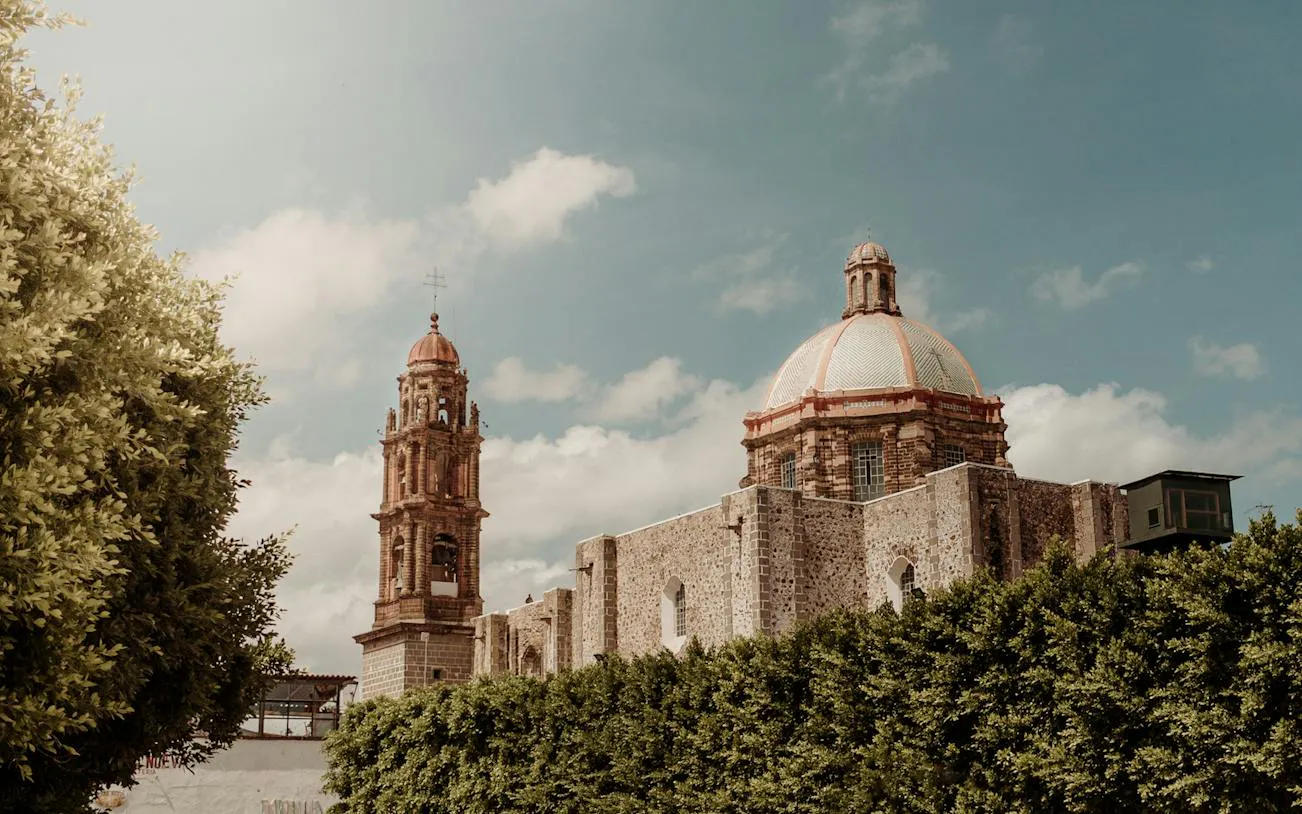 Parroquia de San Miguel Arcángel and dome in San Miguel de Allende Historic Center, Mexico.