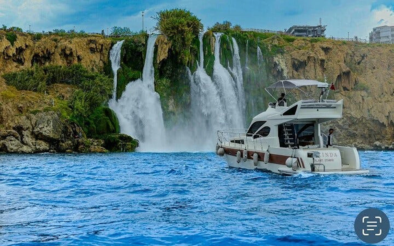 Visite privée en yacht de luxe à Antalya – Une expérience exclusive — 3