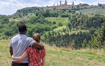 ab florenz: tuk-tuk-tour durch die toskana mit besuch eines weinguts, mittagessen und zwischenstopp in san gimignano-3