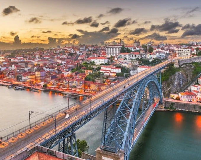 Porto Self-Guided Walking Tour on Mobile App (Product 53896)