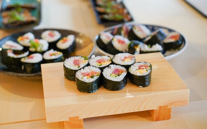 cours de cuisine : sushis et plats maison, à partir du marché jusqu'à l'assiette, près d'asakusa (4 h)-3