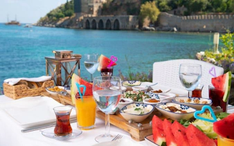 alanya'da sahil restoranında deniz kenarında akşam yemeği deneyimi-6