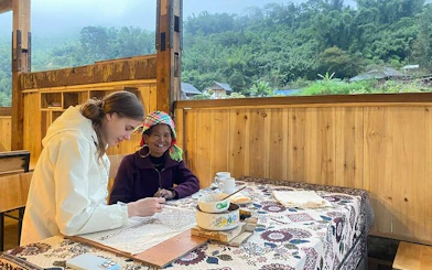 Batik painting workshop with Hmong artisans in Ta Van village.