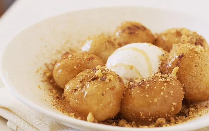 Private Historic Food Walk in Athens