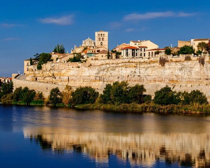 Zamora Self-Guided Audio Tour on Mobile App: Explore at Your Own Pace (Product 53693)