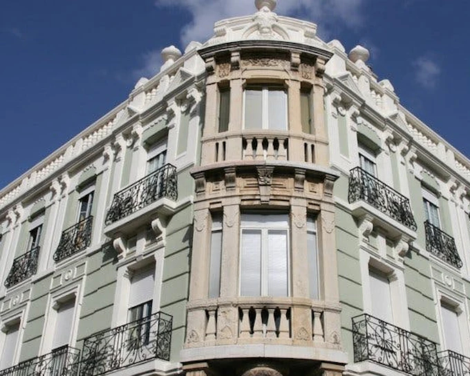 León Self-Guided Walking Tour on Mobile App (Product 53904)