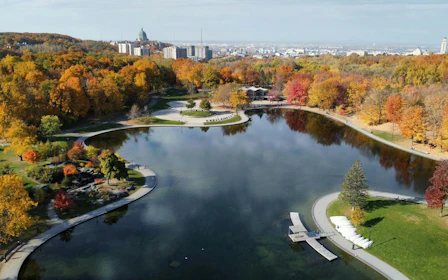 Montreal Mount Royal Self-Guided Audio Walk: Kondiaronk Lookout, the Cross and Beaver Lake
