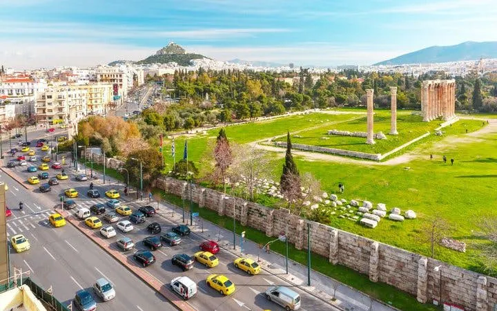 Athens Private Walking Tour of Highlights and Hidden Plaka with Dedicated Local Escort