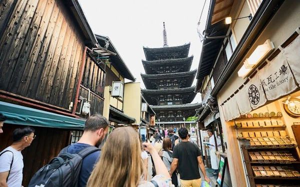 Kyoto Gion Walking Tour of Hidden Gems and Geisha Culture with Local Guide