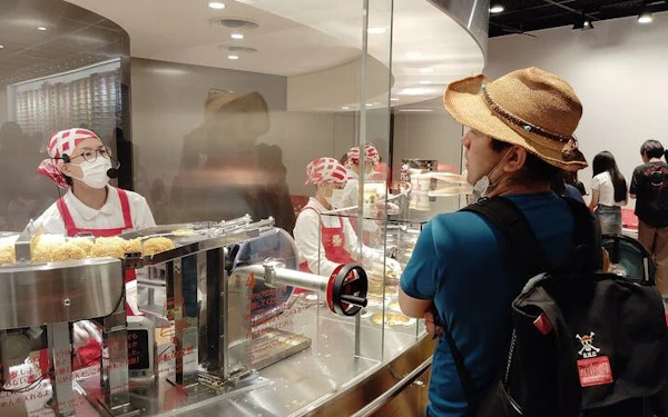Cup Noodles Museum Osaka Guided Tour with Cup Noodle Creation Experience Tickets