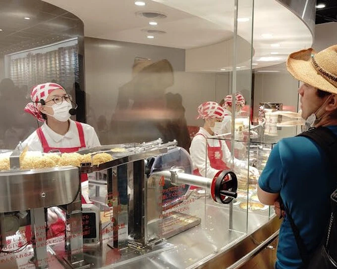 Cup Noodles Museum Osaka Guided Tour with Cup Noodle Creation Experience Tickets