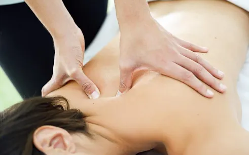 Full body massage with perfumed oils in Hurghada spa.