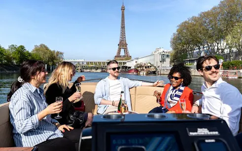rosé şarap ve makaron eşliğinde paris’te özel seine nehri nehir gezisi-1