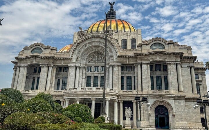 exclusieve tour door het palacio de bellas artes - kleine groepen-5