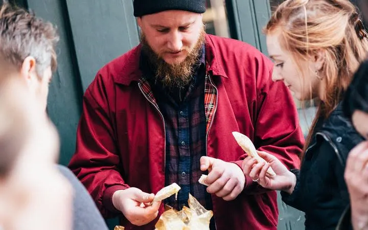 Edinburgh Cheese Crawl Guided Food Tour with Tastings and Cheese-Themed Quizzes Image 8