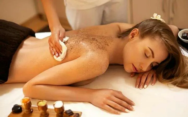 Cleopatra bath and massage session in Sharm El Sheikh spa.