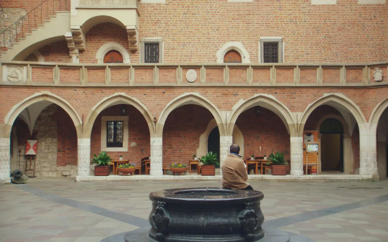 Krakow Old Town: Royal Route, St Mary's Basilica & Main Market Square | Self-Guided Audio Walk (Product 56992)