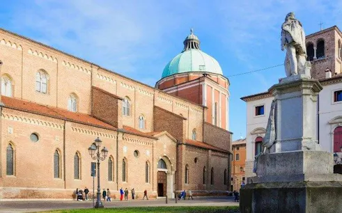Basilica Palladiana and statue in Vicenza during self-guided walking tour.