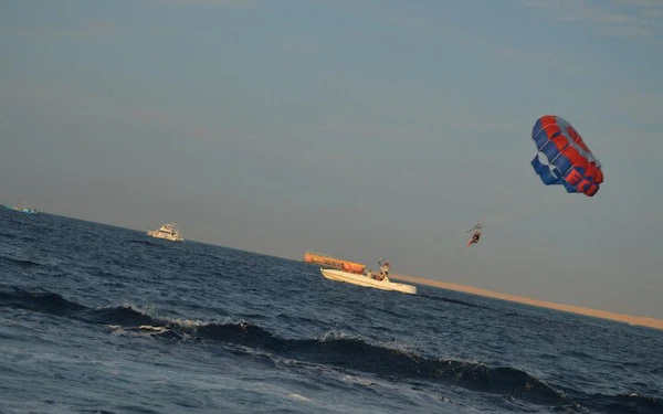 Glass Boat Sea Trip 1 hour With Parasailing - Sharm El Sheikh