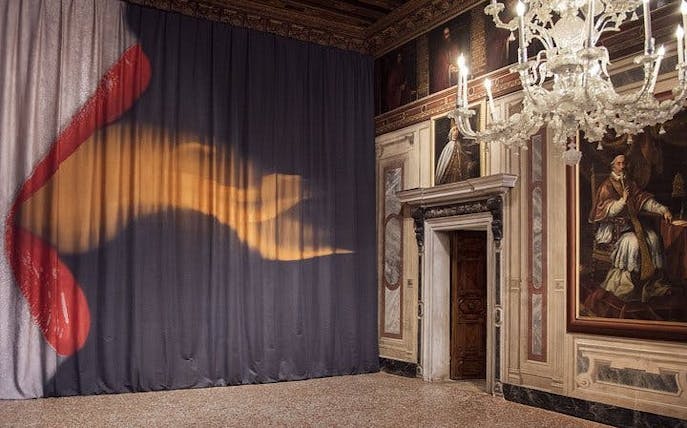 palazzo mocenigo i venezia: historien om tekstiler, kostymer og per-1