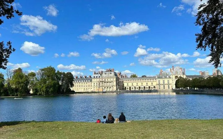 UNESCO Site Château de Fontainebleau and Gardens Guided Tour