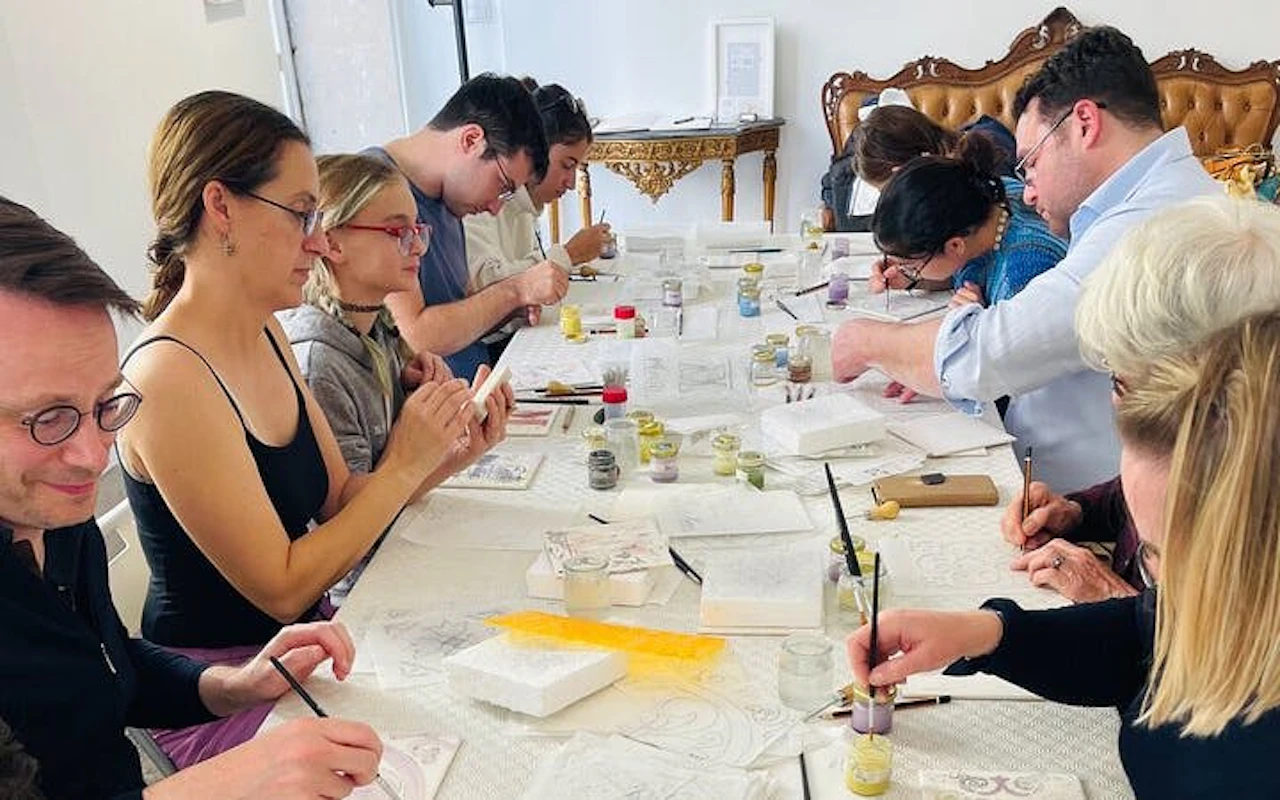 Workshop di pittura su piastrelle a Lisbona nello studio di un artista, con la guida di un artista locale e materiali inclusi — 8