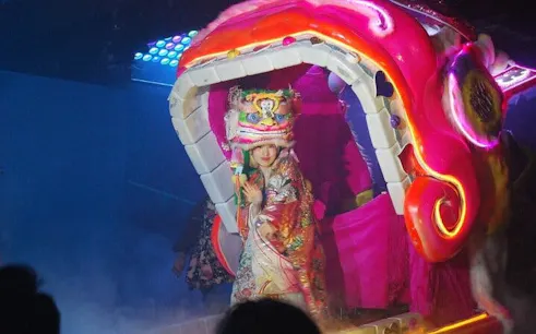 biglietti per lo spettacolo dei samurai a kabukicho, tokyo, con 2 drink inclusi-1