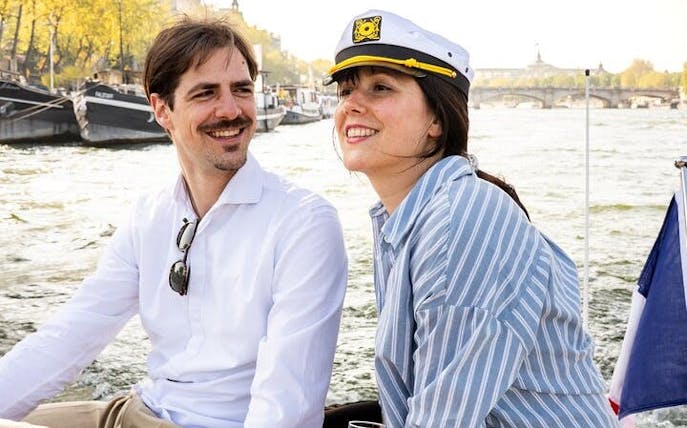 privat bådtur i paris for 2–6 personer med rosé og macarons-1
