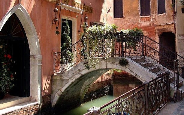 venice walking tour of major monuments and historical sites with local guide-3
