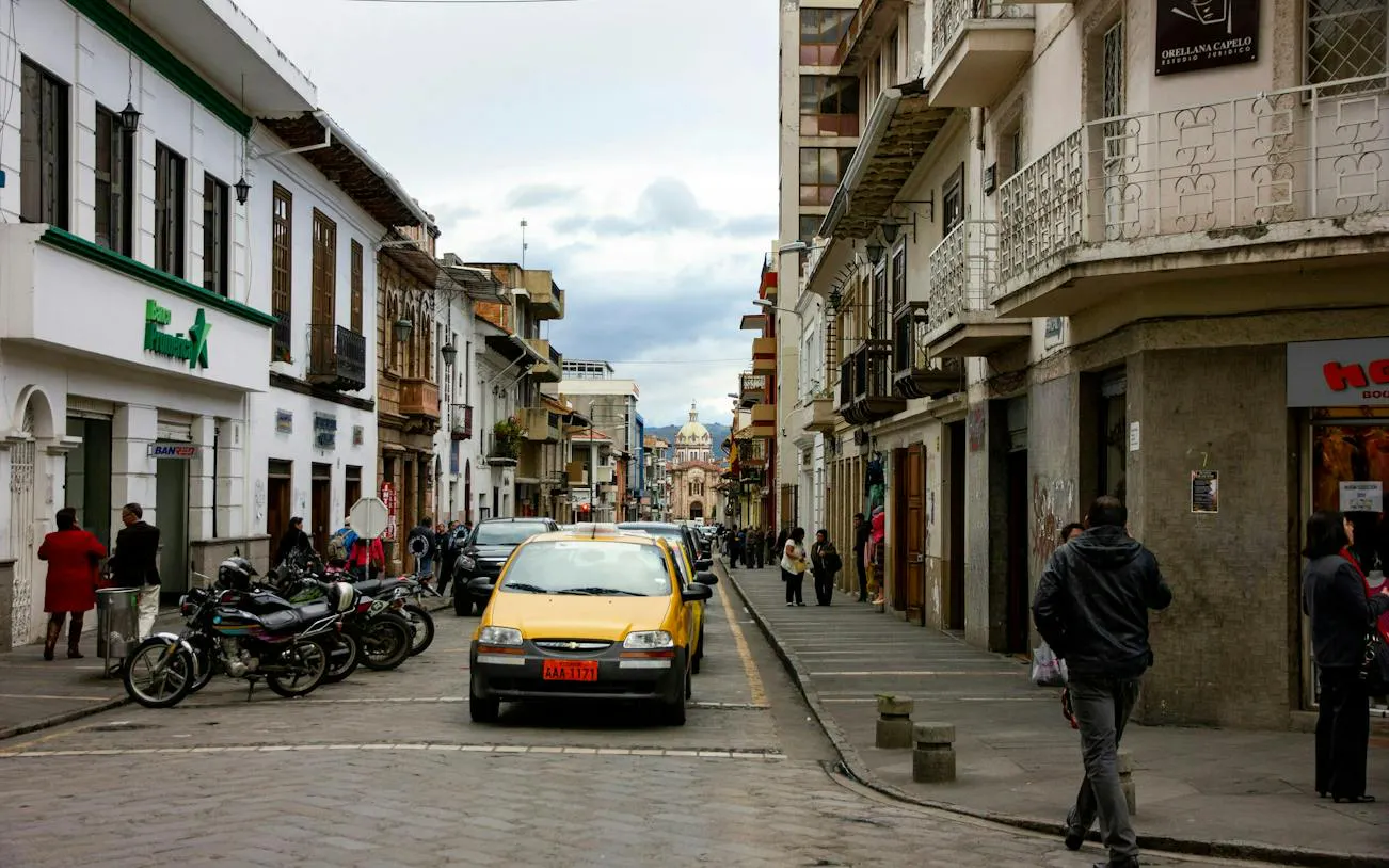 Lima Barranco Self-Guided Audio Walk: Bridge of Sighs, Murals and Pacific Cliff Views