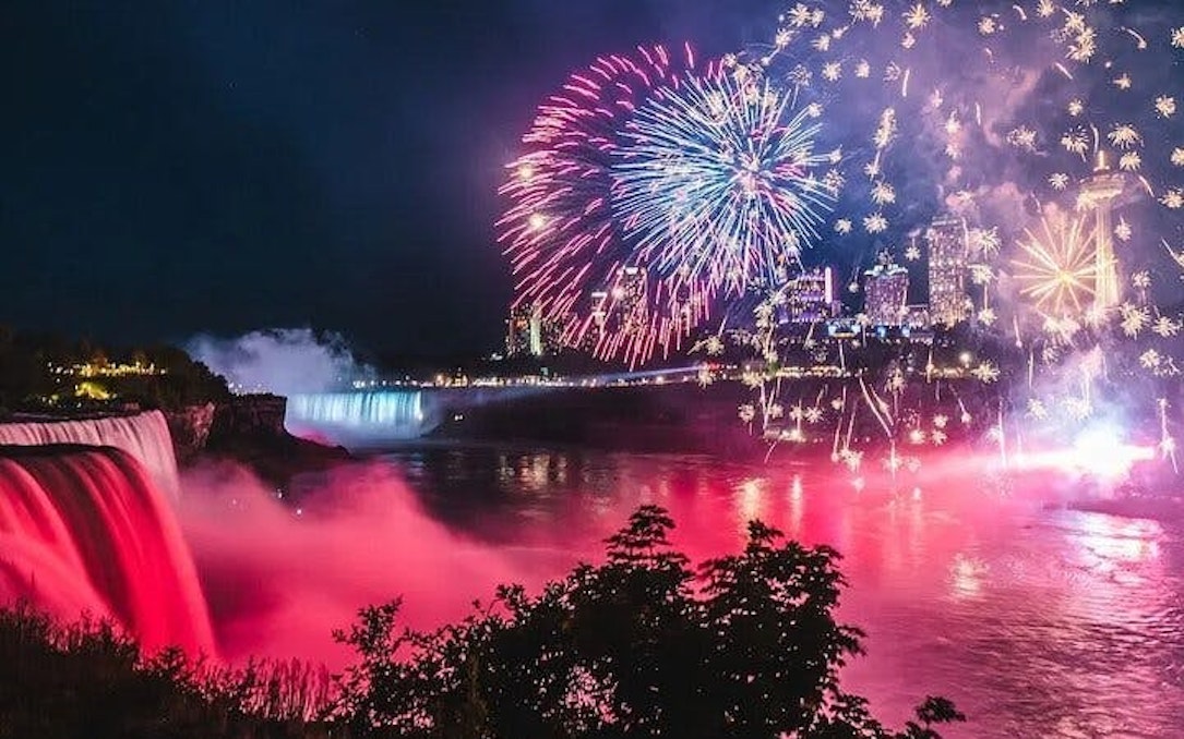 nachttour durch die niagarafälle (usa) mit beleuchteten ausblicken und saisonalen feuerwerken-1