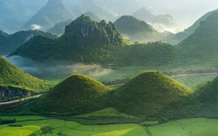 Ha Giang Motorbike Loop Guided Tour with Easy Rider, Local Homestay Stays, and All Meals Included