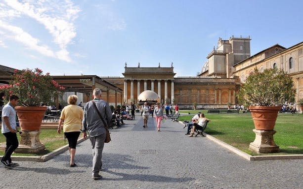 first access: small group (10) vatican and sistine chapel to-5