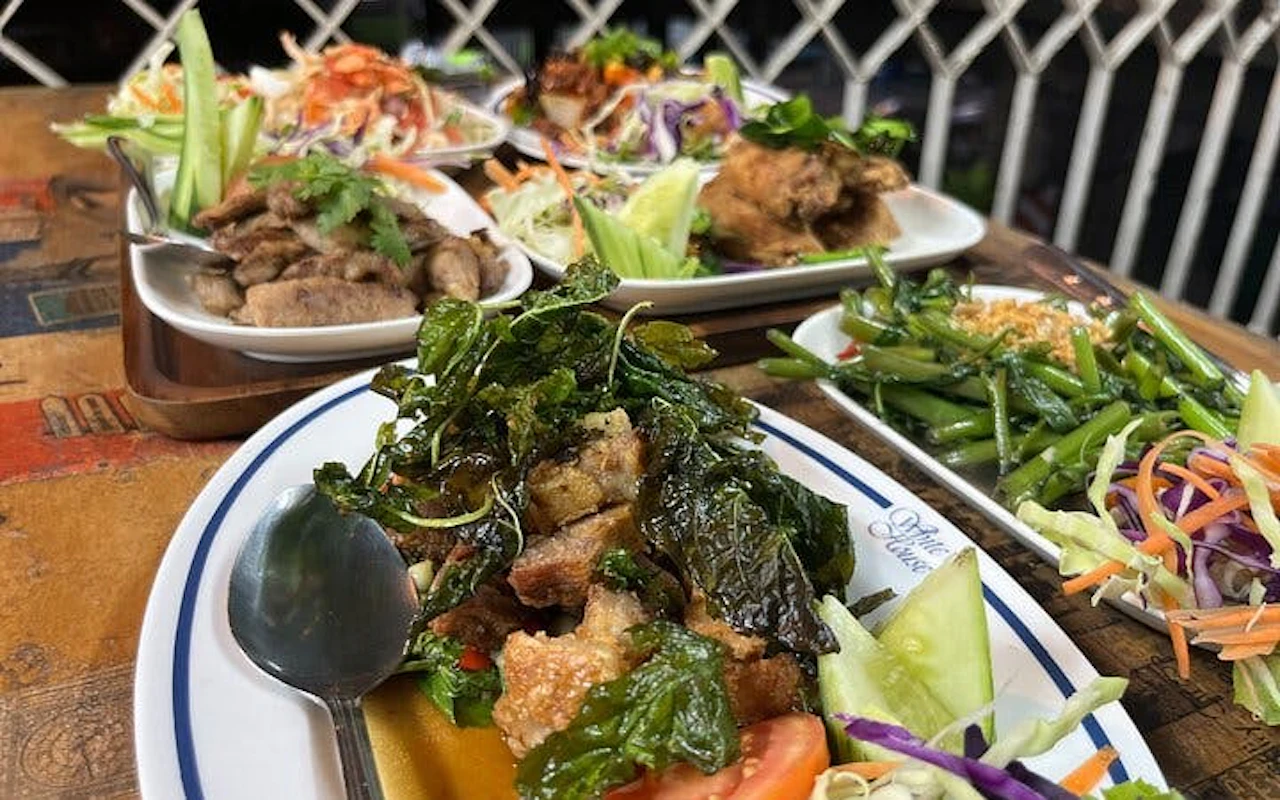 Bangkok Night Tuk Tuk Food and Drink Tour with Night Market and Hidden Bar Visit — 9