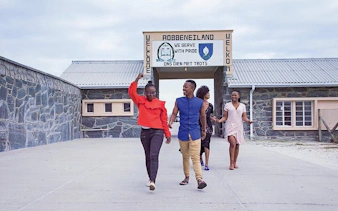 città del capo: robben island, volo in elicottero e tour guidato della table mountain-5