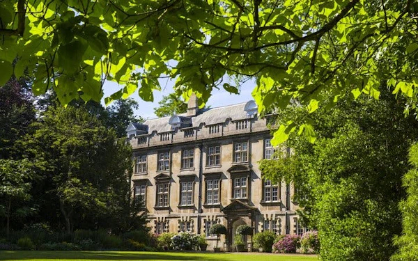 Highlights of Cambridge: Self-Guided City Exploration Game