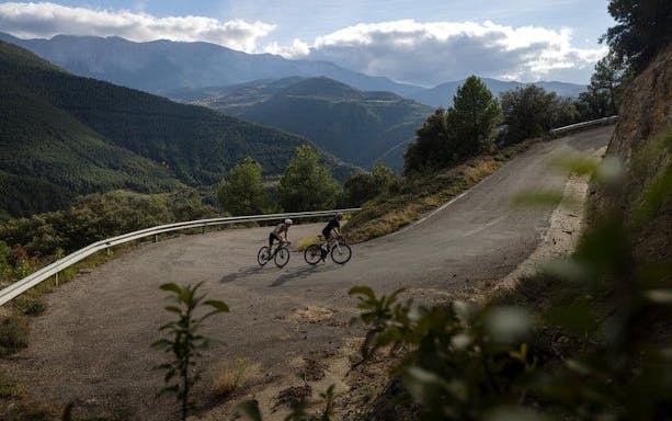 col des aravis by bike – half day tour de france with guide-3