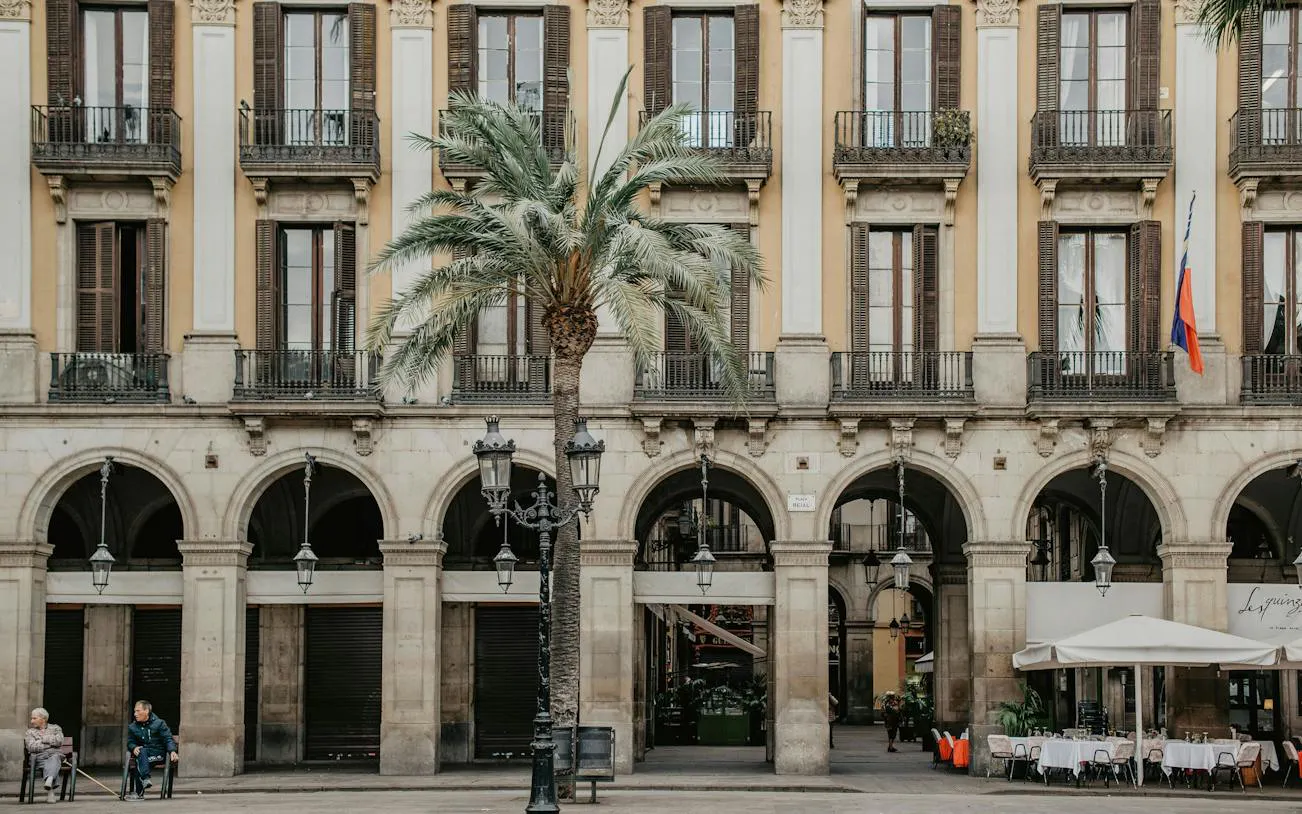 https://roamer.travel/spain/barcelona/tours/barcelona-gothic-quarter-roman-barcino
