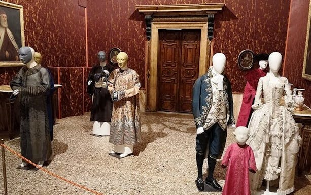 palazzo mocenigo i venezia: historien om tekstiler, kostymer og per-2