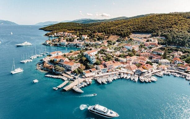 melissani lake, drogarati cave, agia efimia village & myrtos beach photo stop guided day trip with hotel transfers-2