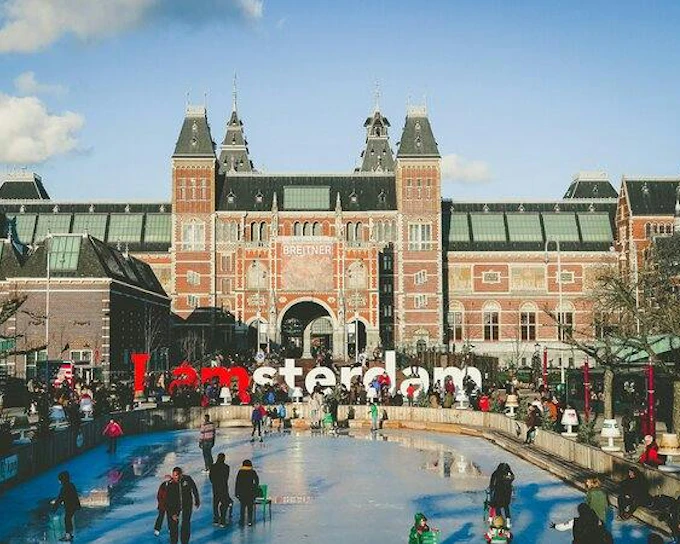 From Brussels: Amsterdam Day Trip with Cheese and Clog Farm Visit and Guided City Tour (Product 55831)