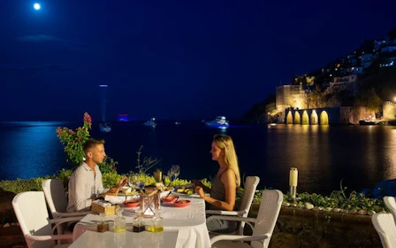 Alanya Seafront Dinner Experience at a Beachside Restaurant