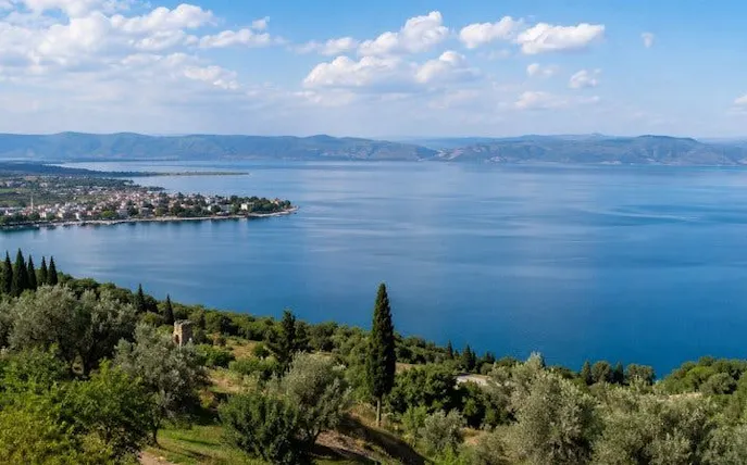 Iznik Lake view with surrounding greenery on the Iznik and Nicea Historical Sites tour.